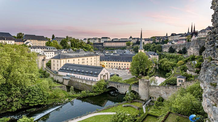 Pour maximiser ses chances d’obtenir un visa en Luxembourg, il est important de suivre à la lettre les exigences imposées. À commencer par ...